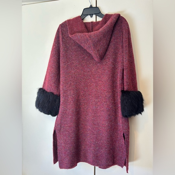 Patrizia Luca Burgundy Cardigan with Black Fur Cuffs - Picture 3 of 8